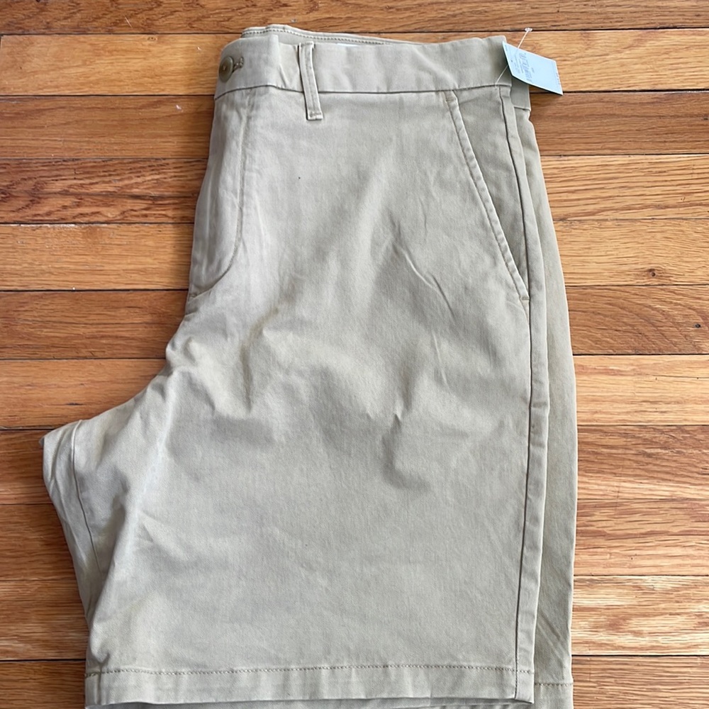 Gap men’s tan shorts 33” waist 8” inseam